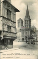 Lisieux * Place Et Vue Sur L'église St Pierre * Les Vieilles Maisons - Lisieux