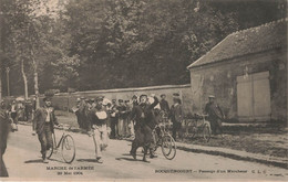 ROCQUENCOURT : MARCHE DE L'ARMEE 29 MAI 1904 - PASSAGE D'UN MARCHEUR - Rocquencourt