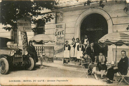 Lourdes * Entrée De L'hôtel Restaurant Café Du Gave * Avenue Peyramal * Automobile Voiture Ancienne - Lourdes