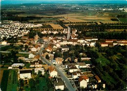 Fameck * Vue Aérienne Sur La Route Principale Du Village - Otros & Sin Clasificación