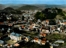 Bitche * Vue Générale Aérienne Sur Le Village * école Groupe Scolaire - Bitche