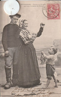 29 - Carte Postale Ancienne De DOUARNENEZ   Famille De Pècheurs    ( Dos Simple ) - Douarnenez