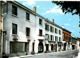 Les Abrets * Rue Et Façade De L'hostellerie Abrésienne * Bar Auberge - Les Abrets