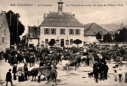 Villard De Lans * Un Jour De Foire * Place * Marché Aux Bestiaux Boeufs * Marchands - Villard-de-Lans