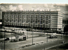 Lille * Vue Sur Le Grand Palais * Tramway Tram * Foire Internationale - Lille