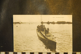 CP, MILITARIA,  Bateaux, Marine De Guerre - Le Sous-Marin " CUGNOT " - Submarines