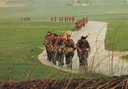 Cyclistes Radfahrer - Soldats  Armée  Suisse Schweizer Armee Militaria (10 X 15 Cm) - Sonstige & Ohne Zuordnung