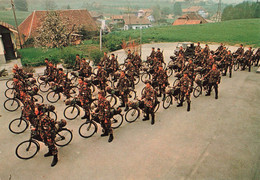 Cyclistes Radfhrer - Soldaten Armée  Suisse Schweizer Armee Militaria (10 X 15 Cm) - Autres & Non Classés