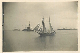 CARTE PHOTO - NAVIRES HOPITAUX - PAQUEBOTS - CUIRASSES  Dans La Baie De SALONIQUE - 20 OCTOBRE 1915 - TRES BON ETAT - Guerra