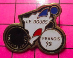 313H Pin's Pins / Beau Et Rare / THEME : SPORTS / CYCLISME CHALLENGE DES ELUS 92 LE DOUBS FRANOIS - Cyclisme