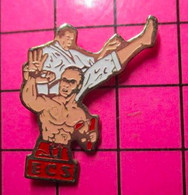 313H Pin's Pins / Beau Et Rare / THEME : SPORTS / JUDO KARATE  ECS - Judo