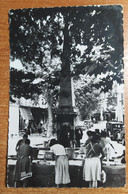 La VALETTE . 83 . Place Léopold Maurel . La Fontaine Sert De Lavoir En 1953 ( Rare ) Voir Dos - La Valette Du Var