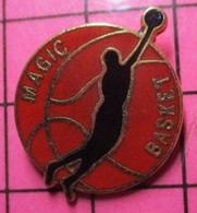 313h Pin's Pins / Beau Et Rare / THEME : SPORTS / BASKET-BALL MAGIC BASKET BALLON ORANGE - Basketball