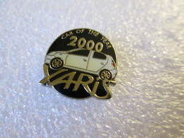 PIN'S    TOYOTA   YARIS    CAR OF THE YEAR  2000 - Toyota