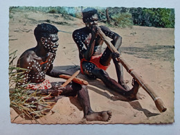 1978 - ABORIGENES PLAYING THE DIDGERIDOO - Aborigènes