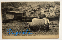Delcampe - 76790 Etretat : Personnage Sur La Plage, Descente Sur Les Galets, Non Datée, Très Ancienne, Neuve - Etretat