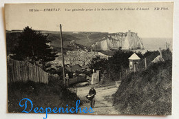 76790 Etretat : Vue Générale Prise à La Descente Falaise Aval, Non Datée, Très Ancienne, Neuve - Etretat