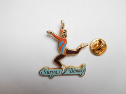 Beau Pin's En Zamac , Patinage Artistique , Surya Bonaly , Signé Starpin's - Skating (Figure)