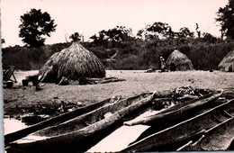 BANGUI / CAMPEMENT DE PECHEURS YAKOMA - Centrafricaine (République)