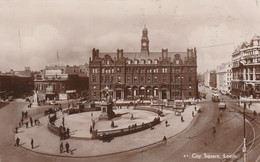 LEEDS - CITY SQUARE - Leeds