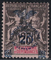 NOUVELLE CALEDONIE - N°75 ** - NEUF AVEC CHARNIERE - COTE 25€ - SURCHARGE VERS LE BAS. - Unused Stamps