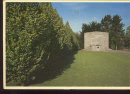 CPM Non écrite 59 VILLENEUVE D'ASCQ ASCQ Tertre Des Massacrés ( Monument Du Souvenir ) - Villeneuve D'Ascq