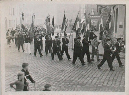 67 - CP-Photo - 11,5 X 8,7 Cm -  ROTHAU  Défilé De Drapeaux   (2 Scans) /BR11 - Rothau