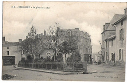 BRESSUIRE - La Place Du 5 Mai - Bressuire