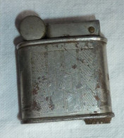 Ancien Briquet à Essence En Métal Modèle à Bascule - époque Années 30 - Autres & Non Classés