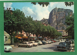 04 CASTELLANE Le Cordon -Le Roc Et NOTRE-DAME Du Roc Voitures D'époque CPM Année 1970 Edit PhotoGuy - Castellane