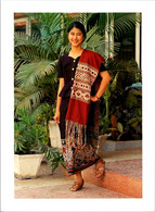 Delcampe - (2 E 34) Laos - (young Lady Costume) - Laos
