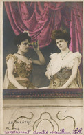 Surrealisme Montage Deux Femmes Au Theatre Jumelles Paillettes - Vrouwen
