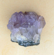 Petite Améthyste  4 X 3,5 X 2,8 Cm -  418 G - Minéraux