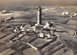 P-FL-M-22-126 : ILE DE BATZ. VUE AERIENNE DU PHARE - Ile-de-Batz