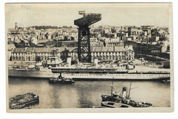 56 NA -  CROISEUR JEANNE D'ARC Au Port De Brest Avant Départ Pour Le Tour Du Monde 1947 (2 SCAN) - Krieg