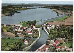 58 - CORBIGNY - CPSM - Vue Aérienne - Les Etangs De Baye Et De Vaux Et Du Canal Du Nivernais (écluse  Péniche) - Corbigny