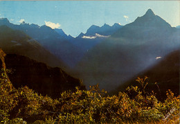 PERÚ , T.P. CIRCULADA , MACHUPICCHU - AMANECER VISTO DESDE LAS RUINAS - Perú