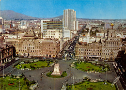 PERÚ , T.P. CIRCULADA , LIMA - PLAZA SAN MARTIN CON EL MINISTERIO DE EDUCACIÓN PÚBLICA AL FONDO - Peru