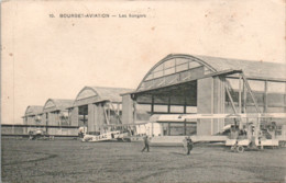 AVIATION . BOURGET-AVIATION- Les Hangars Très Bel état. 2 Scans - Vliegvelden