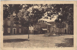 65     Tournay  -      Place D'astarac  Et Monument Aux Morts - Tournay