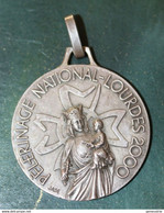 Médaille Religieuse Pendentif Médaillon "127e Pélerinage National Lourdes 2000 - Notre-Dame De Lourdes" Religious Medal - Religion & Esotericism