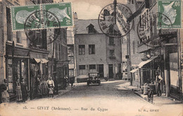 08 - Givet - La Rue Du Cygne Magnifiquement Animée - Givet