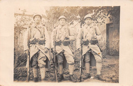 Carte Photo Militaire Français 152 ème Régiment D'Infanterie Soldat Tenue Casque-Fusil-A  SITUER A LOCALISER - Régiments