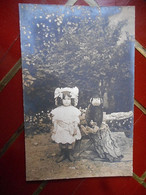 CARTE PHOTO JEUNE FILLE CHIC ET SON SINGE - Ancianas (antes De 1900)