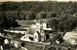 Vaux Sur Seine * Vue Aérienne Sur L'église Et Le Château * Ligne Chemin De Fer - Autres & Non Classés