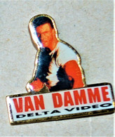 Pin's Vintage Cinéma Vand Damme   Années 80-90 - Cine