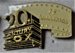 Pin's Vintage Cinéma 20 Th Century Fox 75 Ans     Années 80-90 - Kino