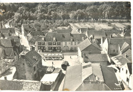 EN AVION AU DESSUS DE FLOGNY LA PLACE ET L'HOTEL DES VOYAGEURS CAFE RESTAURANT CHEZ ROLAND VUE AERIENNE LAPIE - Flogny La Chapelle