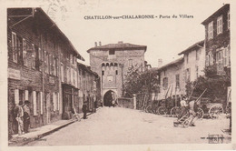 CHATILLON SUR CHALARONNE - LA PORTE DE VILLARS - BELLE CARTE - SEPIA - ANIMEE  - MATERIELS AGRICOLE EN EXPOSITION - Châtillon-sur-Chalaronne