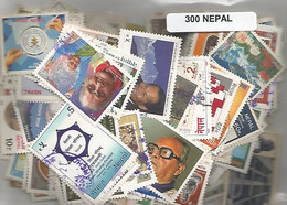Lot De 300  Timbres Du Nepal - Nepal